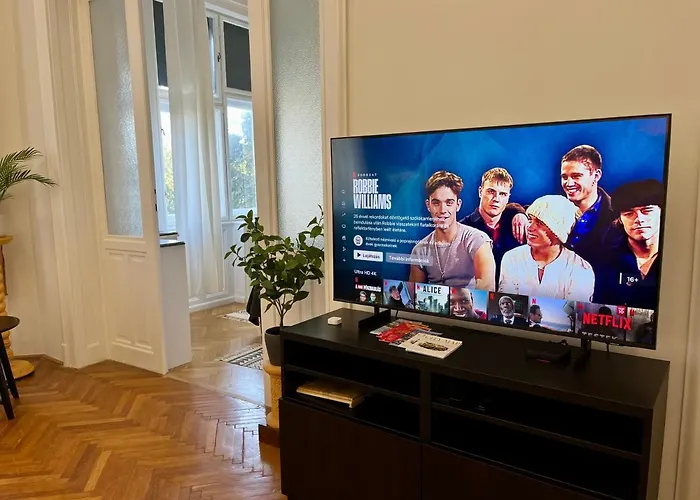 Hillside Luxury With Free Garage * Budapesta