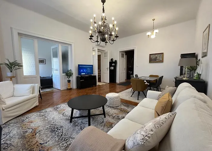 Hillside Luxury With Free Garage Apartament Budapesta